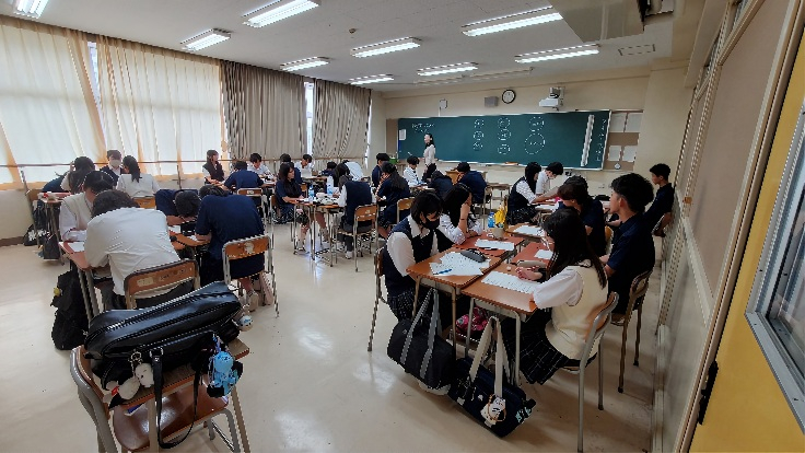 教室向かい合わせ　面接練習2
